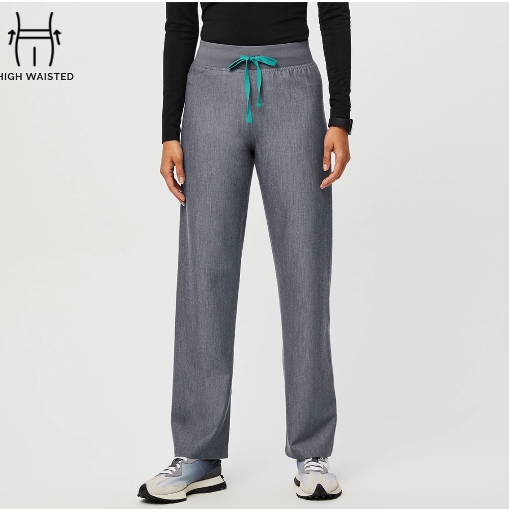 NWT Women’s Figs Scrub Pants - Livingston Basic - Size L